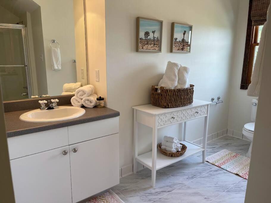 Lakeview Bungalow-Access To Lake, Pool, Gym, &Park Lago Vista エクステリア 写真